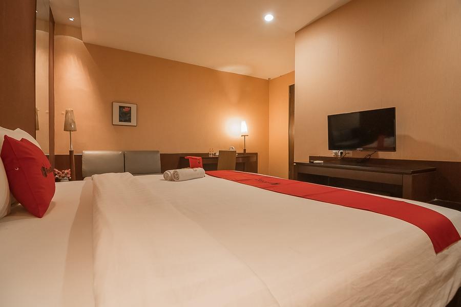 เรดดอร์ซ พลัส แอท จิปากันติ สตรีท 3 Hotel บันดุง ภายนอก รูปภาพ