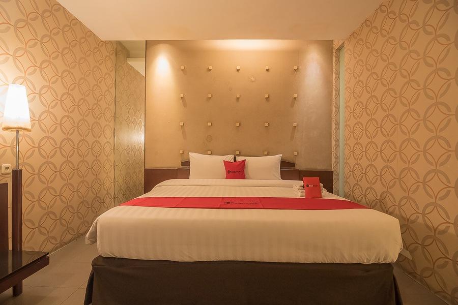 เรดดอร์ซ พลัส แอท จิปากันติ สตรีท 3 Hotel บันดุง ภายนอก รูปภาพ