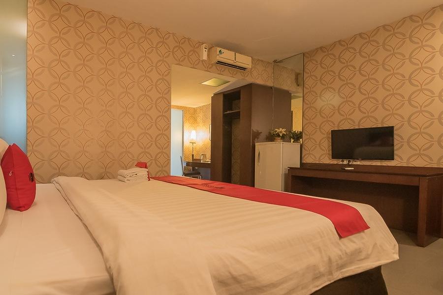 เรดดอร์ซ พลัส แอท จิปากันติ สตรีท 3 Hotel บันดุง ภายนอก รูปภาพ