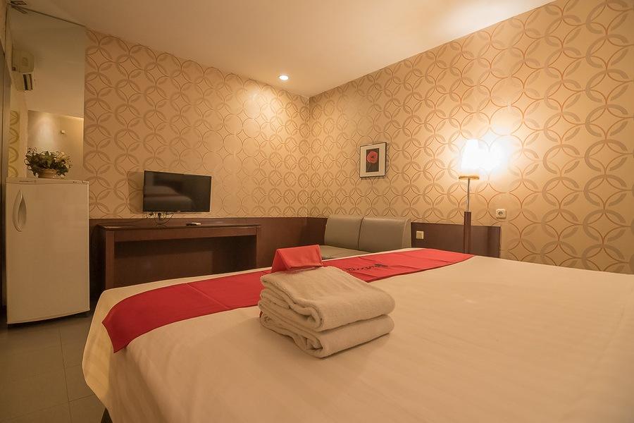 เรดดอร์ซ พลัส แอท จิปากันติ สตรีท 3 Hotel บันดุง ภายนอก รูปภาพ