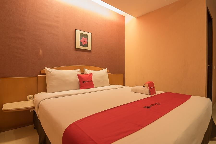 เรดดอร์ซ พลัส แอท จิปากันติ สตรีท 3 Hotel บันดุง ภายนอก รูปภาพ