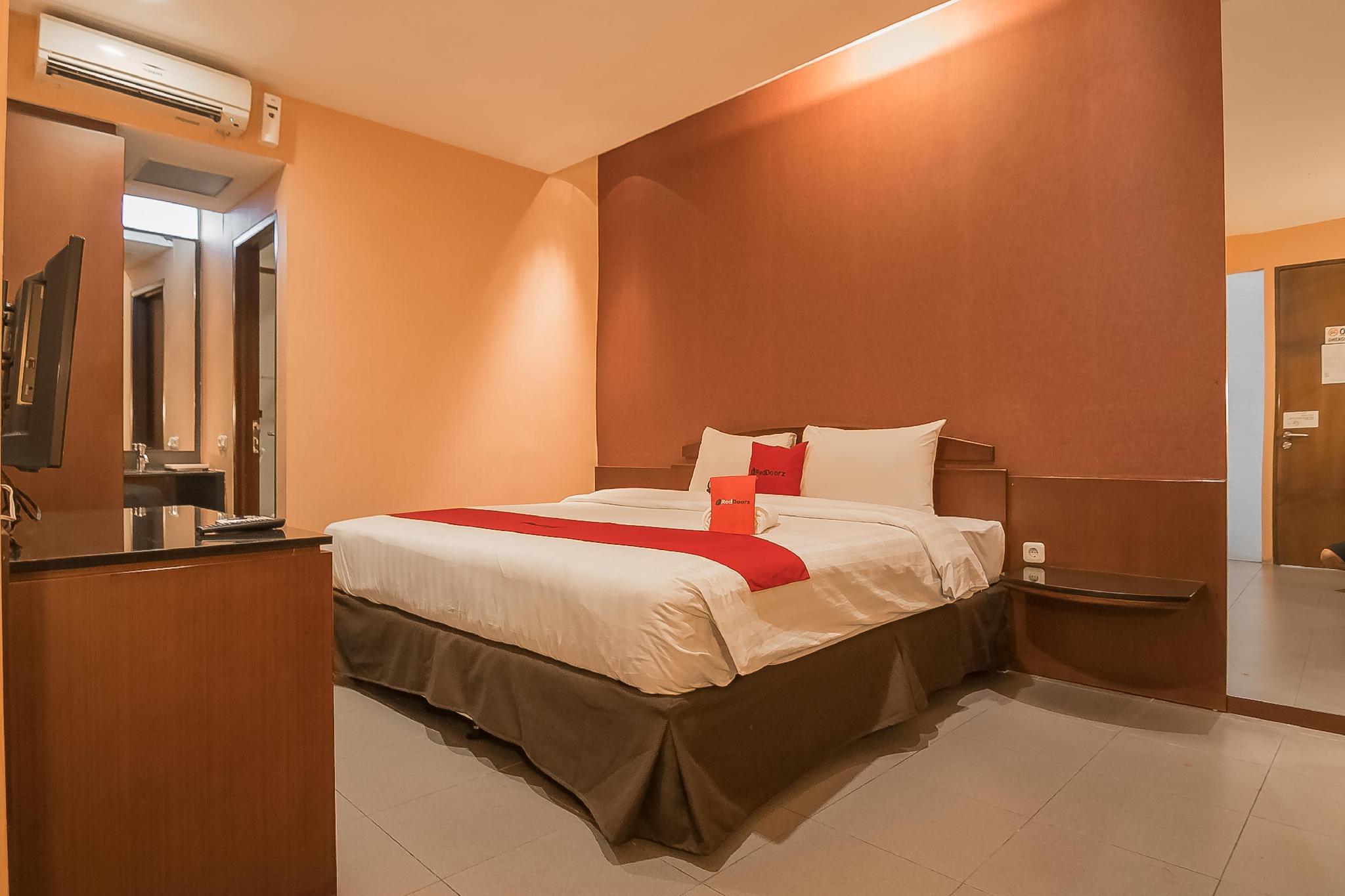 เรดดอร์ซ พลัส แอท จิปากันติ สตรีท 3 Hotel บันดุง ภายนอก รูปภาพ