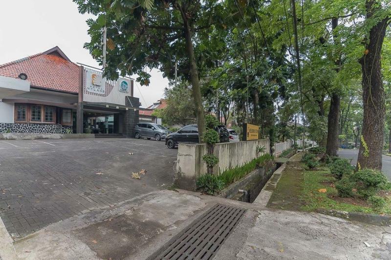 เรดดอร์ซ พลัส แอท จิปากันติ สตรีท 3 Hotel บันดุง ภายนอก รูปภาพ